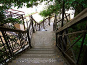 Лестница на Замковую гору