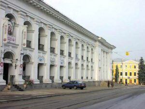 Гостинный Двор
